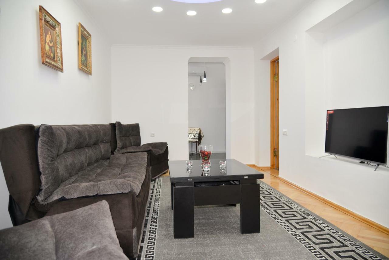 Anastasia Apartment Kutaisi Ngoại thất bức ảnh