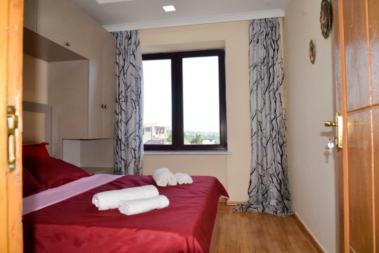 Anastasia Apartment Kutaisi Ngoại thất bức ảnh